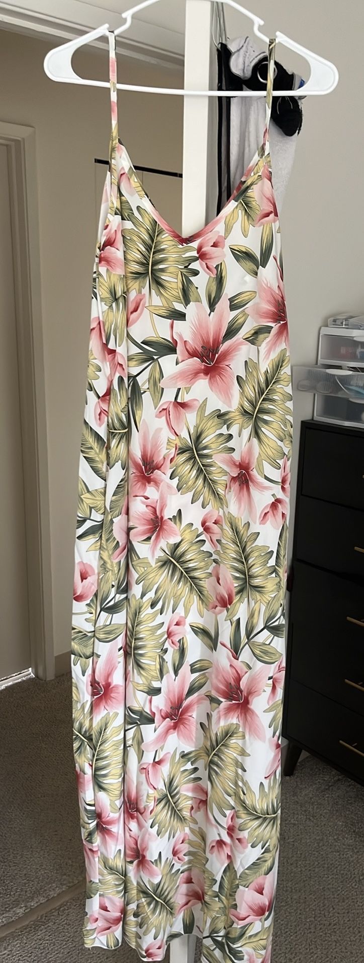 New, Never Worn 0XL SHEIN Curve Summer Dress With pockets.