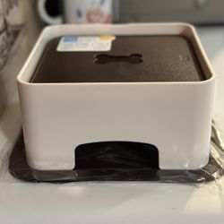 Raised Feeding Stand 