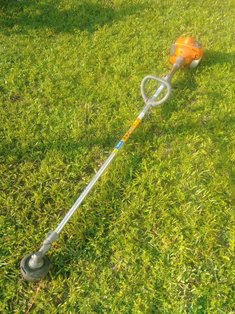 Husqvarna 223L Weed Eater