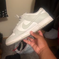 nike dunks gray
