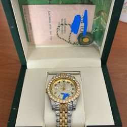 Fashion Designer R Watch