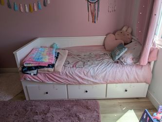 IKEA Hemnes Day Bed with Drawers