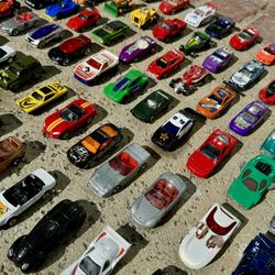 70 Hot Wheels 🛞 Cars 🚗 +Hot  Wheels Cases 120 Cars 