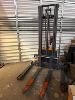EKKO EB13E Electric Stacker Like NEW