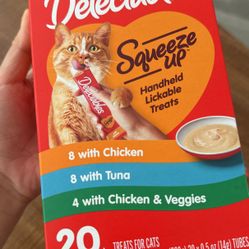 Cat Food Treat Delectable New