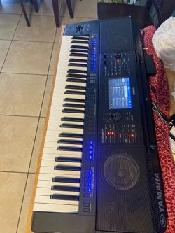 Yamaha 61-Key Arranger Keyboard  PSRSX900
