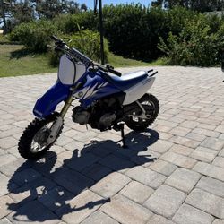 Yamaha TT‑R50 Dirt Bike