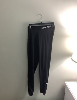Women’s Nike Pro Leggings 