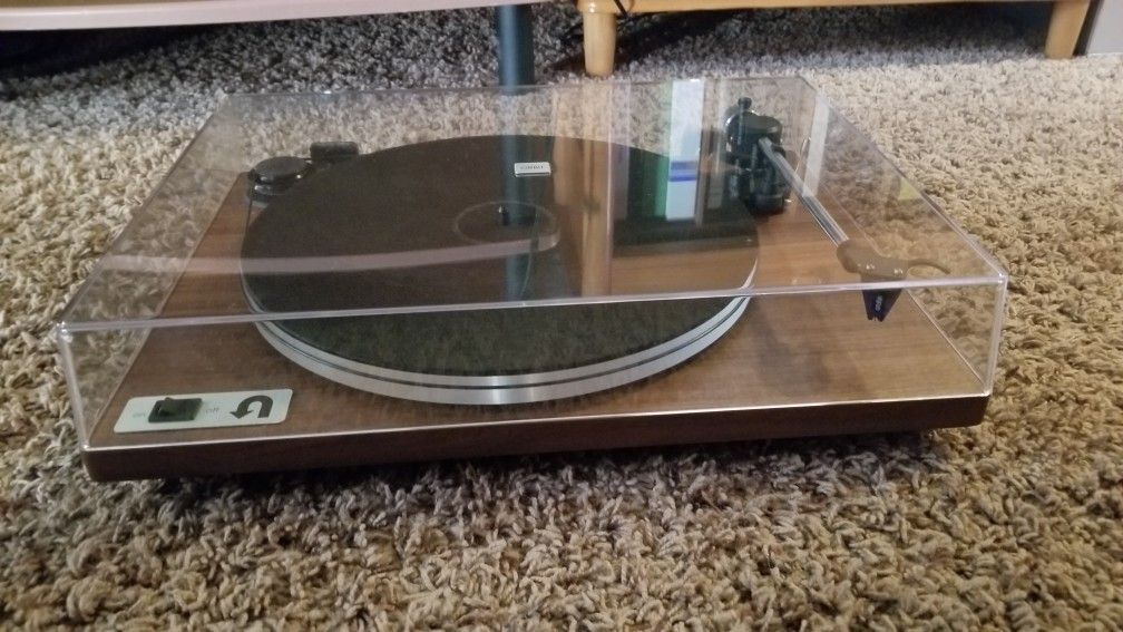 uTurn Orbit Custom Turntable Record Player