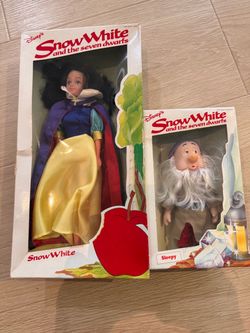 Disney Snow White and Sleepy Doll Set