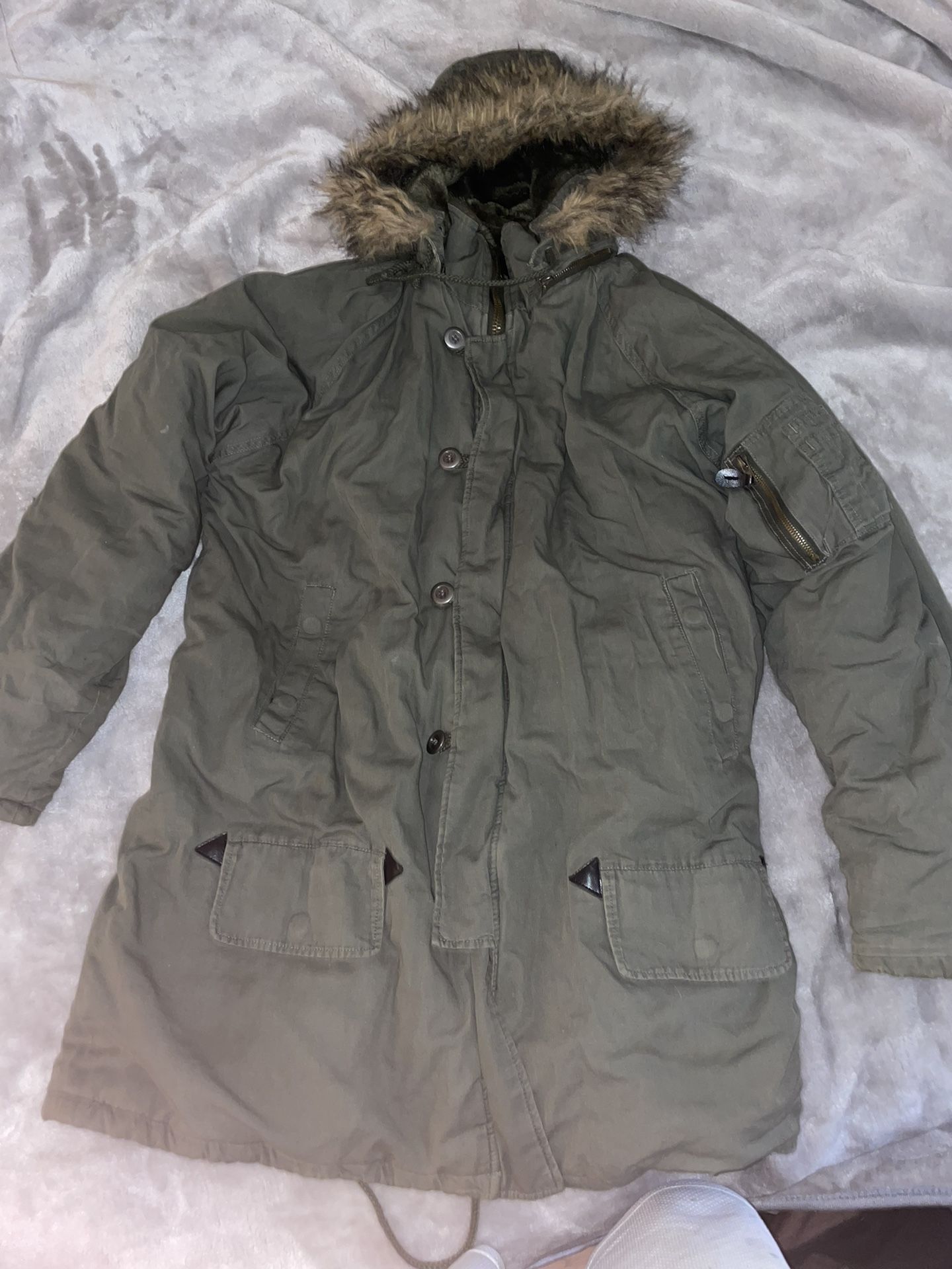 Parka Jacket Extreme Weather Fur Coat Size Medium 100$