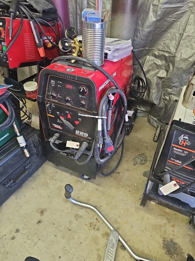 Lincoln Electric Precision Tig 225 Welder