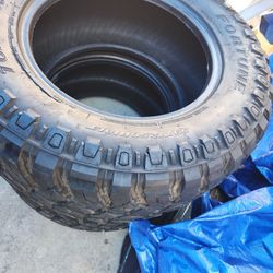 33x12.50x18 