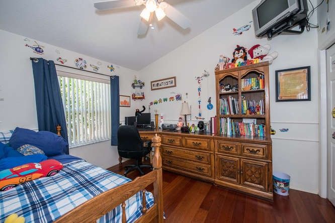 TWIN BEDROOM SET
