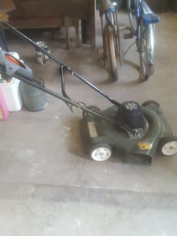 Black Decker electric lawn mower for Sale in High Point NC