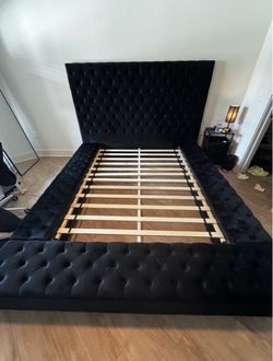Bed frame queen size