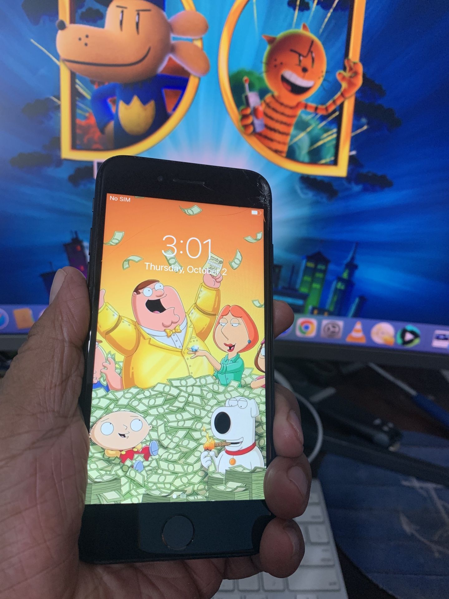 iPhone 7-32Gb unlocked Small Crack $55