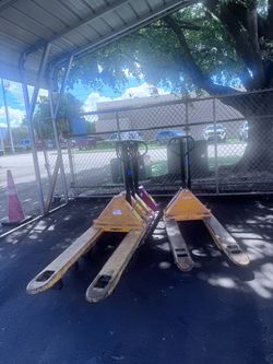 Palet Jack used