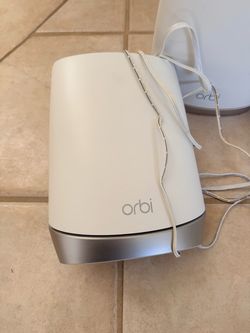 3 Orbi satellite RBS750