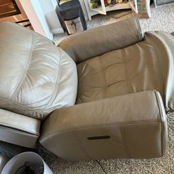 Never Used FLEXSTEEL Beige Recliner Single Seater Sofa