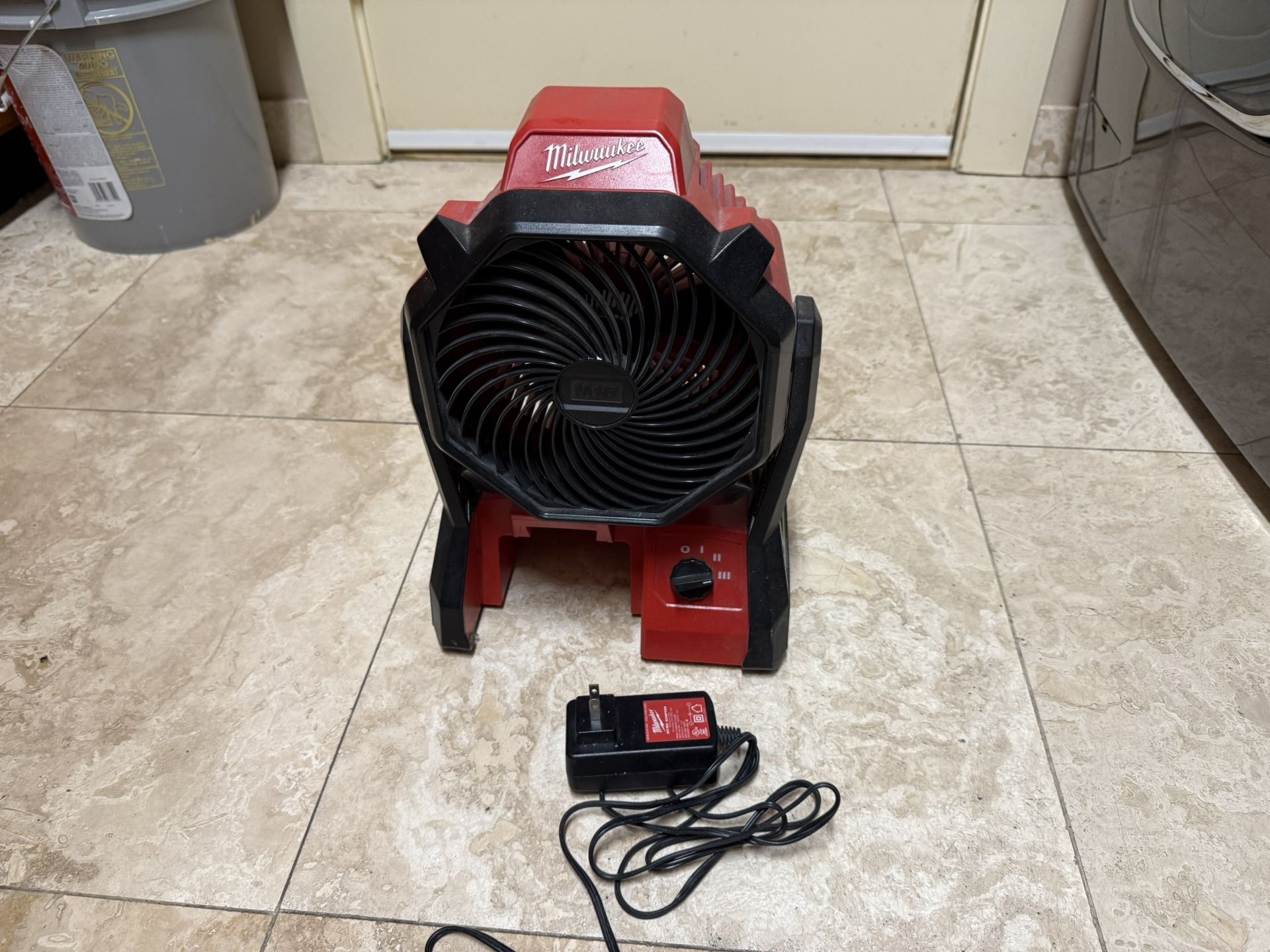 Milwaukee M18 Fan Come With Power Adapter