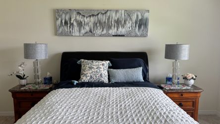 Queen size leather sleigh bedroom set
