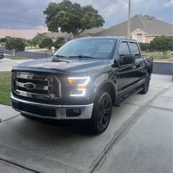 2015 Ford F-150 V8 XLT Super Crew Cab black