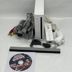 Nintendo Wii Console Bundle With Super  Mario Galaxy White RVL-001