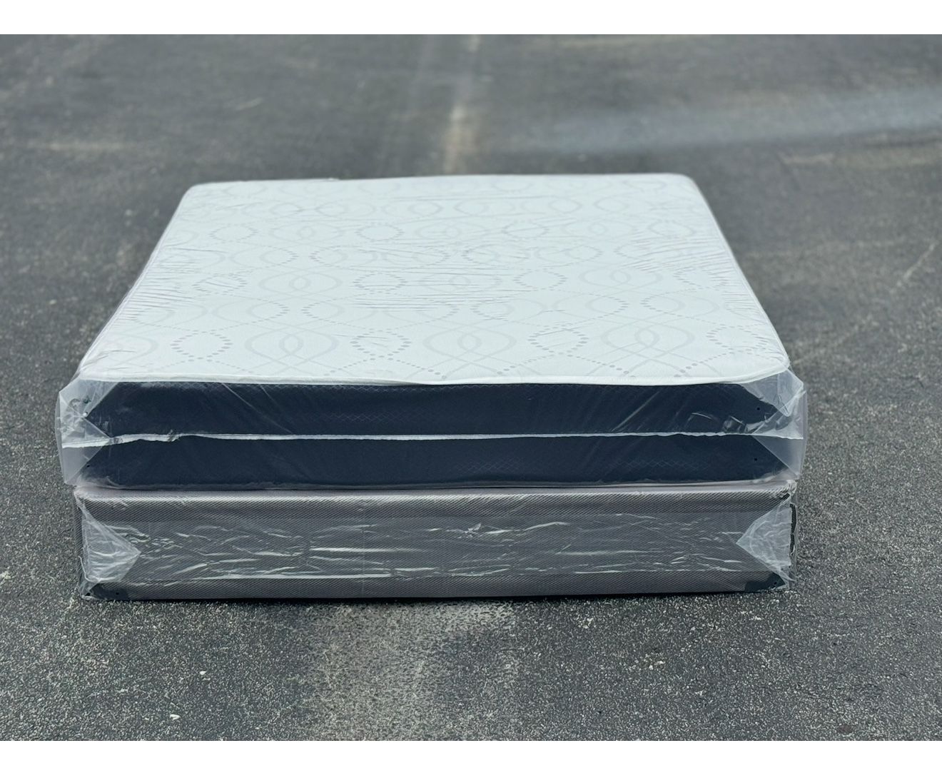 NEW Mattress Queen Size Regular With Box Spring // Offer  🚚