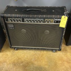 Roland guitar amp JC 120 jazz chorus vintage sounds excellent