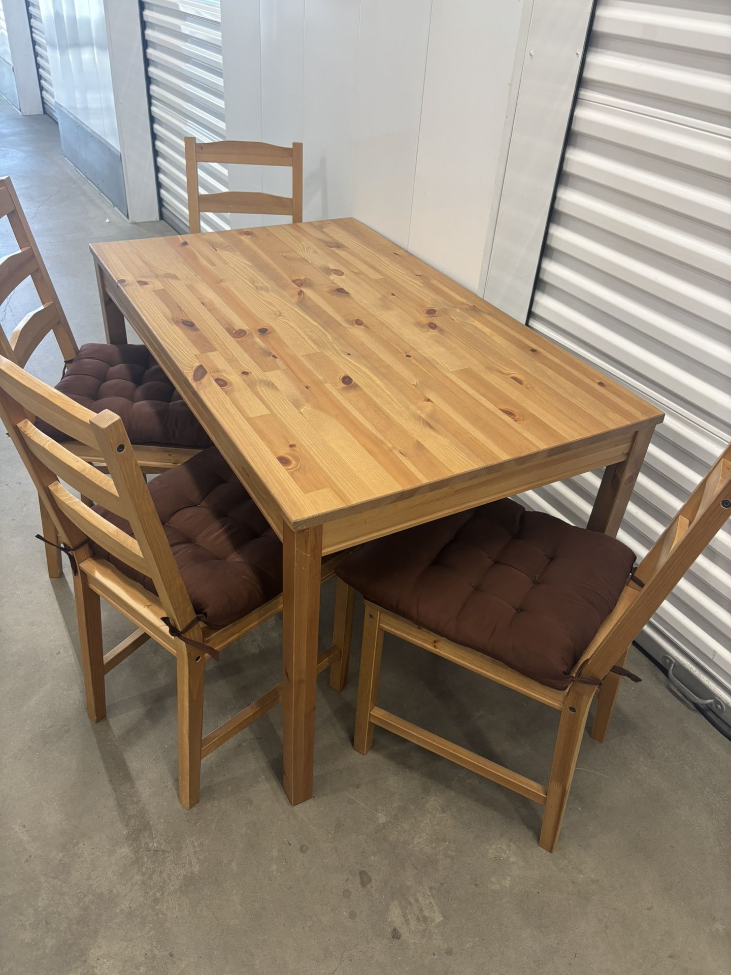 Table 4 Chairs Set
