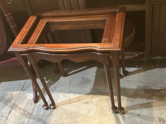Queen Anne-style glass-top nesting tables (2)