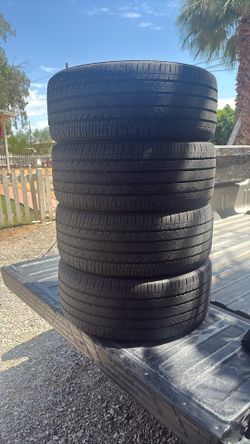 Set 235/40R19 Tires Bridgestone