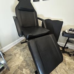 Tattoo Chair For Client