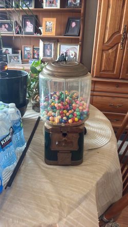Gumball machine