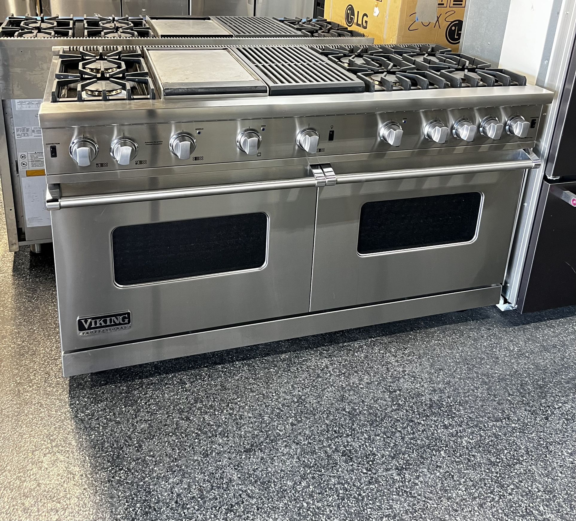 Viking Professional Freestanding 60” Wide GAS Range