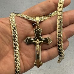 Yellow Gold Cross pendant and Cuban necklace 🔥🔥🔥