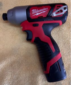 Milwaukee M12 Cordless 1/4 in. Hex Impact w 2.5 Battery