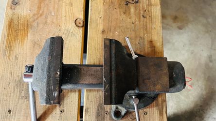 Heavy Duty Bench Vise