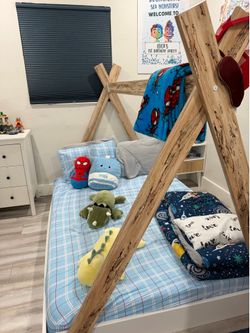 Floor Full Size Bed - Teepee style