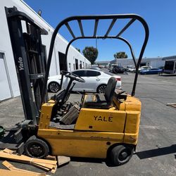Forklift 4000 LB Yale Propane 2 stage For Parts / Repair
