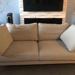 Adams Loveseat