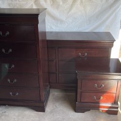 Queen Bedroom Set (2 Dressers, Nightstand, & Bed frame)