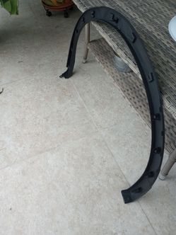 Volkswagen 2018 Tiguan right side -drivers side-fender trim