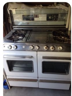 1960 O'Keefe & Merritt Stove