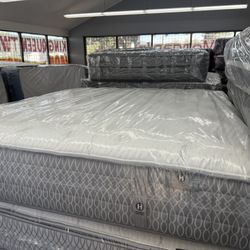 KING SIZE KLUFT AIRELOOM HOLLAND MAID LATEX MATTRESS & BOX SPRINGS BED SET