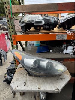 Kia Sportage right used oem headlight (2017-2022)