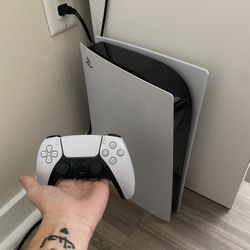 PS5. USED for Sale in Miami, FL - OfferUp