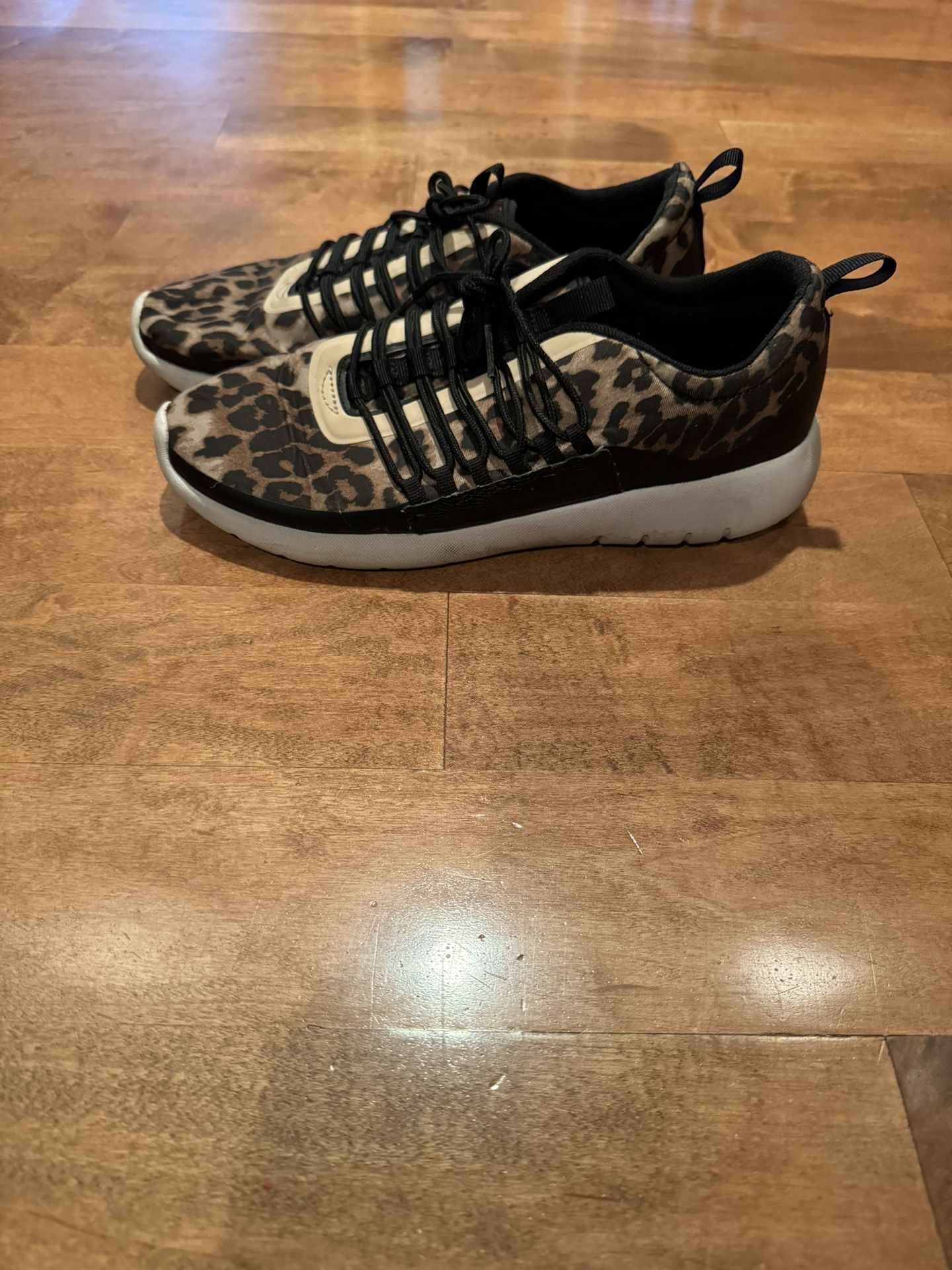 Woman’s H&M Leopard Print Sneakers Shipping Available