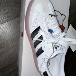 Hello Kitty Adidas 